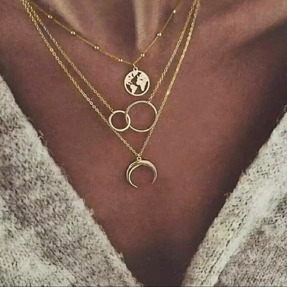 Unbranded Jewelry - 3/$30 💛 Multi Layered Charm Necklace